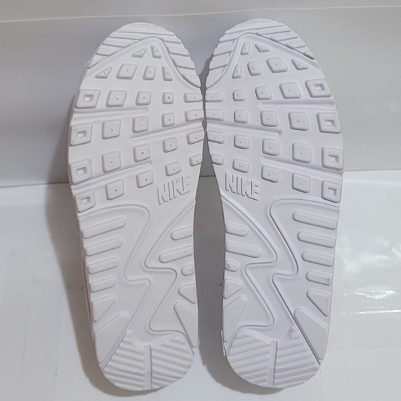 Nike Air Max 90 Triple White Sneaker Shoes - Picture 5 of 6